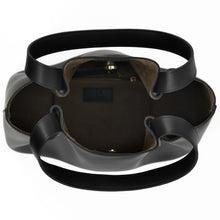 Viviene Tote Black